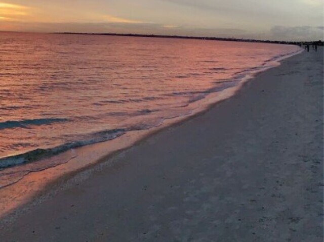 Praia a noite