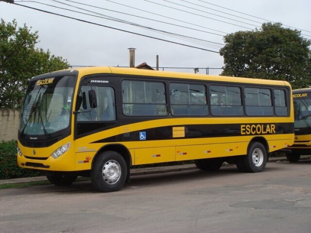 De ônibus escolar