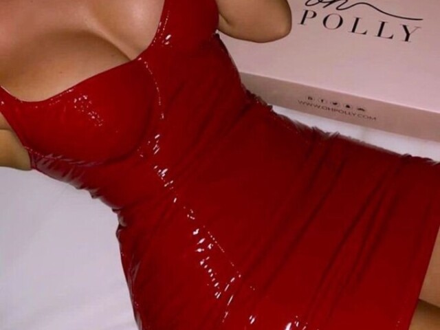 Vestido vermelho.