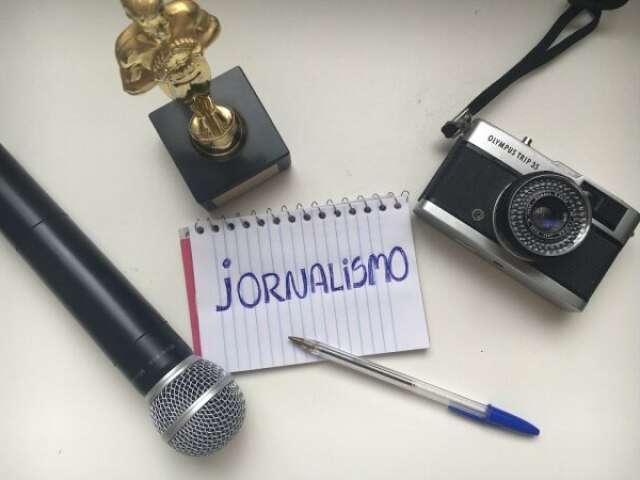 Opção 1: Jornalismo; Opção 2: Letras