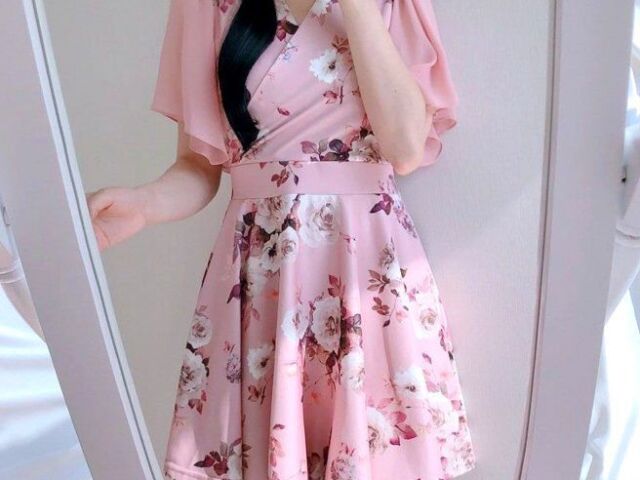 Roupa rosa floral