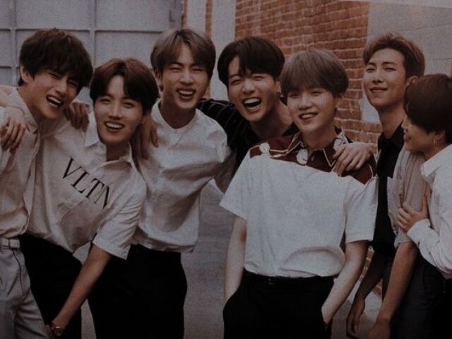 🍒Com qual membro do BTS você faria um par perfeito?🍒