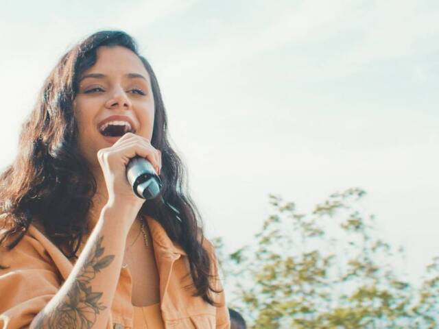 Aceitar e ser cantora Solo