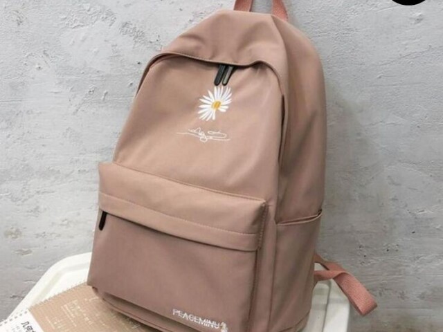 🎒