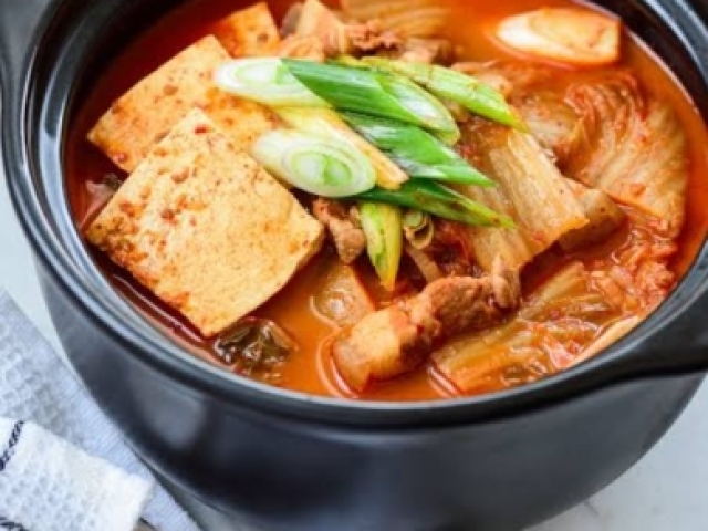 Kimchi jjigae