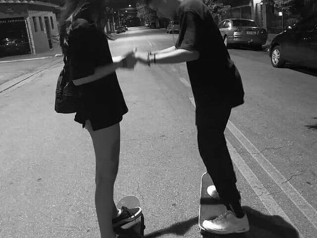 Andar de skate juntos♥️