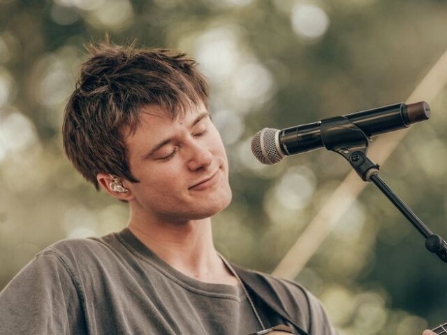 Alec Benjamin