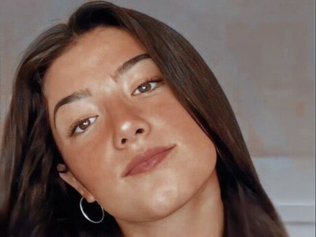 Seu nome do meio é Grace.