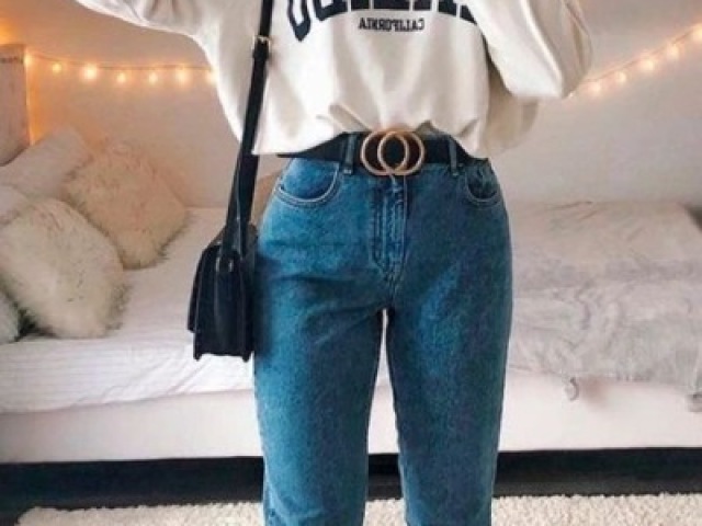 Cropped e calça jeans