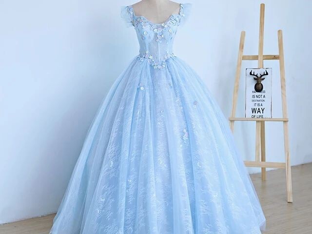 Esse Vestido Azul?🫐