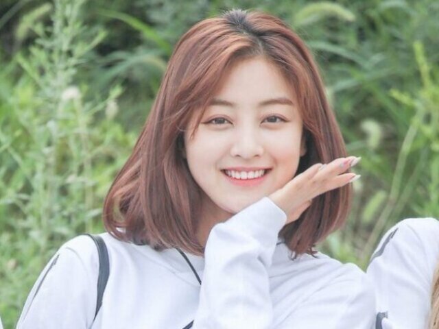 jihyo (Twice)