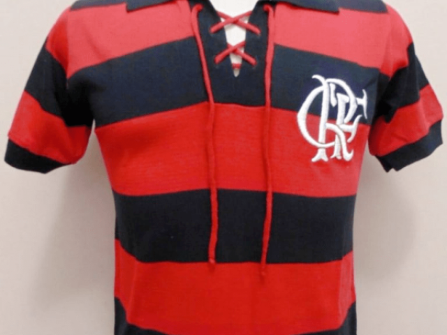 O primeiro uniforme Rubro-Negro
1916