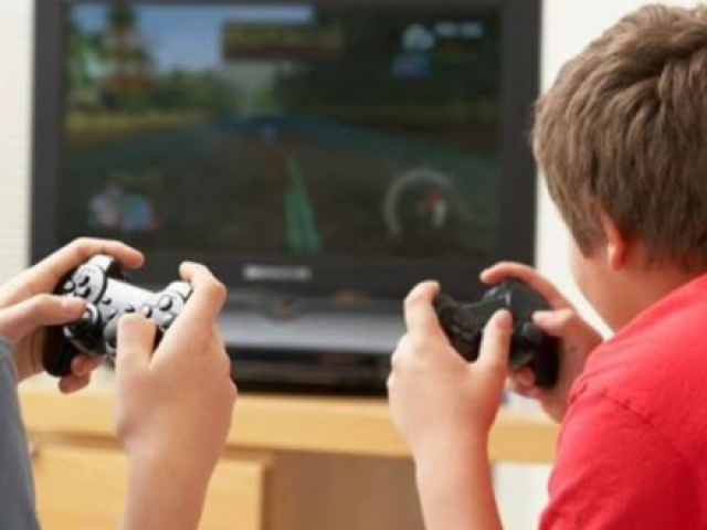 Jogar vídeo game e ficar em call