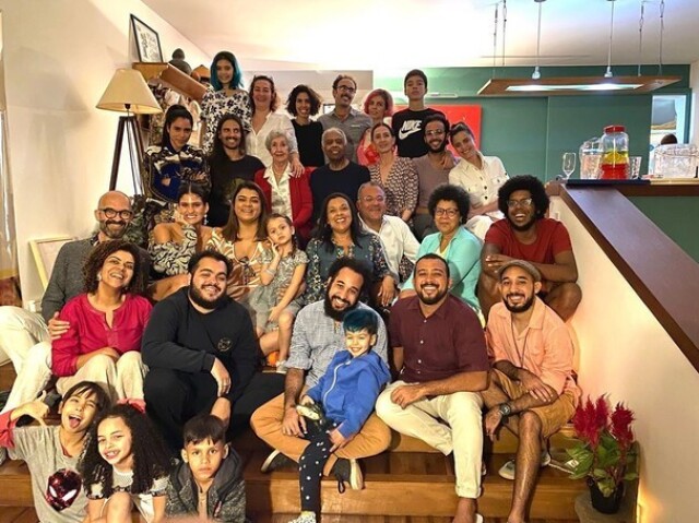 com o barulho e agitação da minha família.