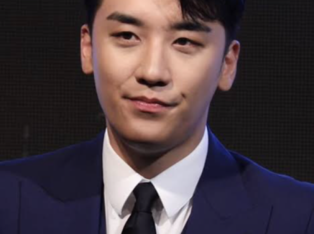 Seungri ex-BigBang. O cara foi preso, preciso de mais algum argumento?