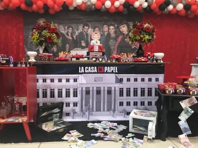 LA CASA DE PAPEL