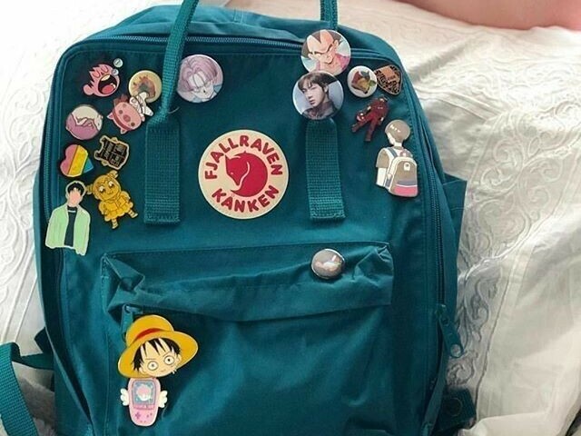 🎒