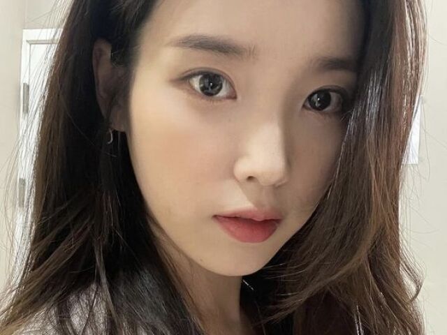 IU