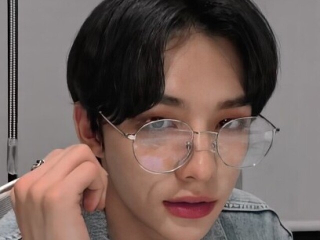 Hyunjin nerd