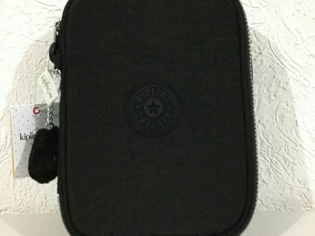 estojo kipling preto