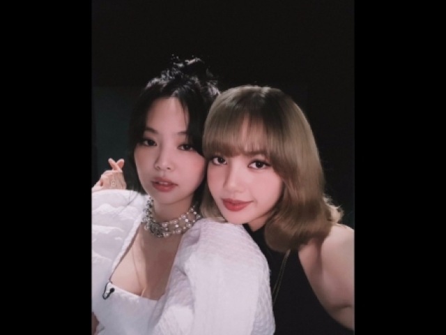 Jennie+Lisa=Jenlisa