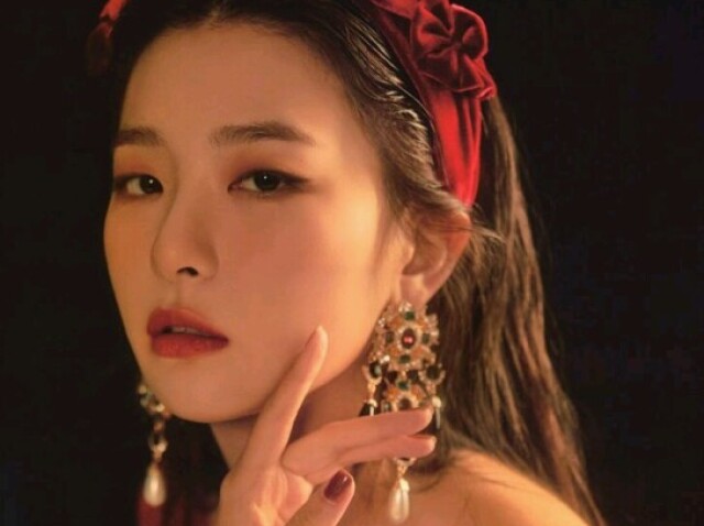 Seulgi (RED VELVET)