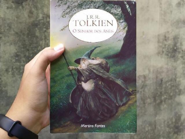 O Senhor dos anéis - J.R.R Tolkien (livro único ou Ebook)