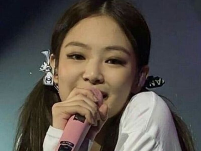 A Jennie tem 24 anos