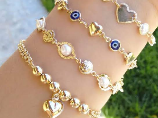 Varias pulseiras โจโคโค
