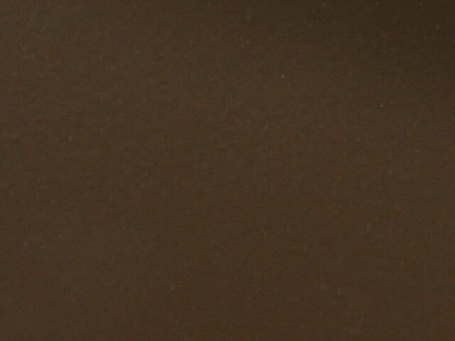 Marrom