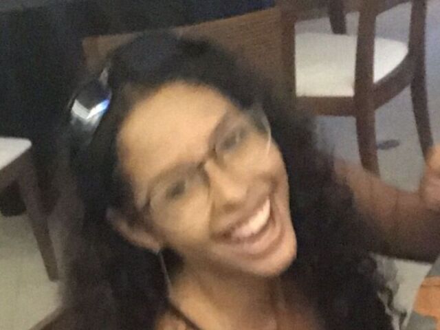 feliz e alcool