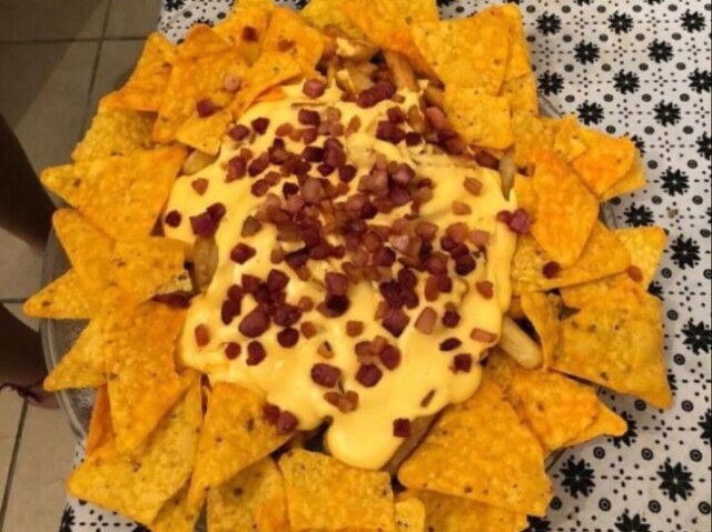 Porção de
<<
Batata frita, Doritos, Queijo, e bacon