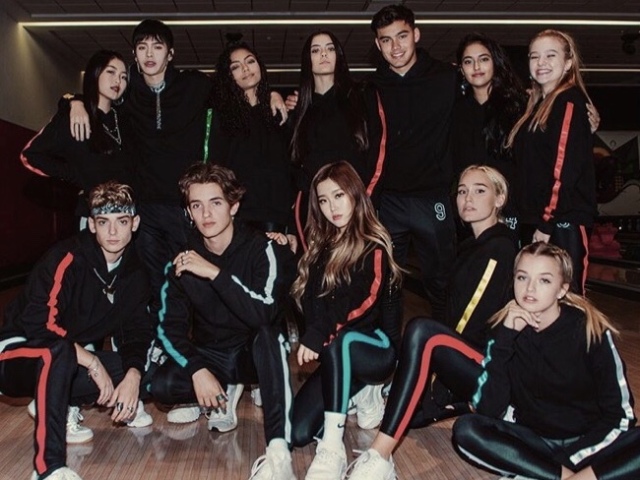 Qual dupla do grupo Now United seriam os seus melhores amigos?