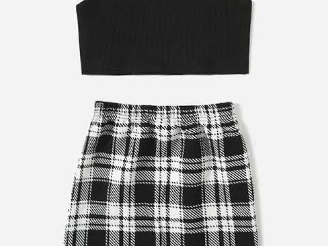 Essa maravilhosa
(Desculpa estar cortadooo, a saia e desse tamanho msmo e a blusa n tem alça
