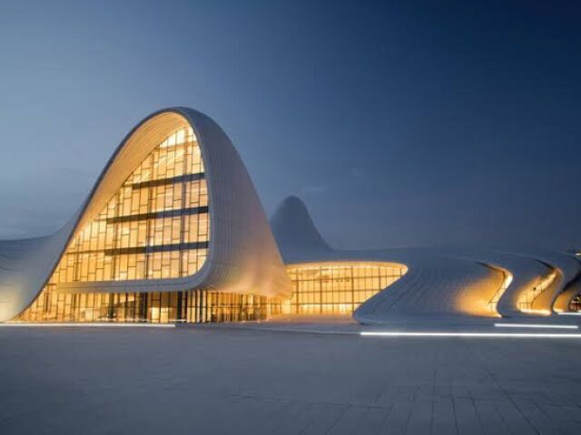 Zaha Hadid - Centro Heydar Aliyev Center