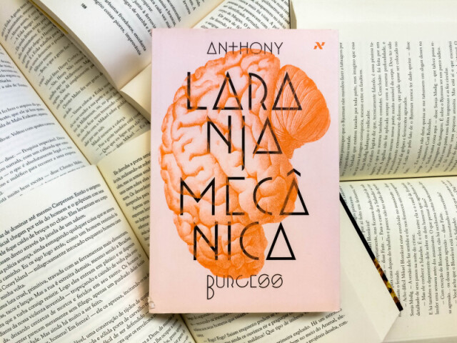 Laranja Mecânica (Anthony Burguess)