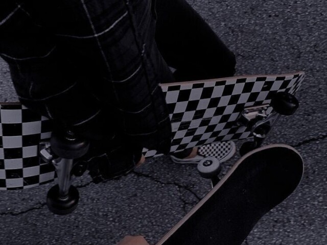 Decidem andar de skate Pois é mais maneiro