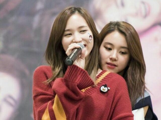 Mina ou Chaeyoung