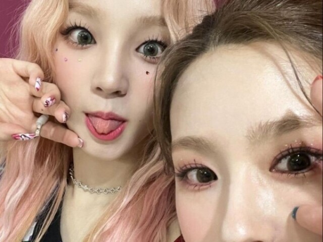 Yuqi e Miyeon - (g)i-dle⸙