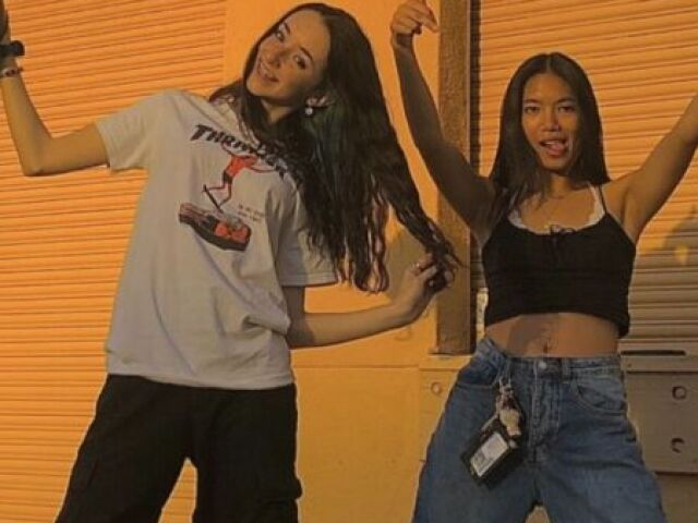 👩🏻🤝👩🏼sair com as amigas👩🏻🤝👩🏼