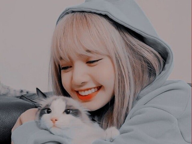 Lisa- Blackpink