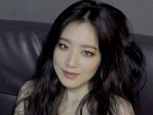 Shuhua (g-idle)