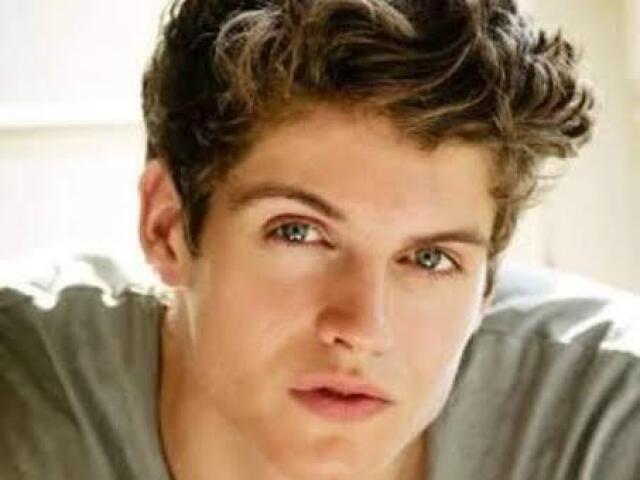 Daniel Sharman