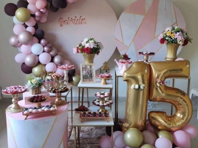 Monte sua festa de 15 anos😊😍🤩