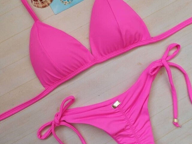 Esse biquini neon 😍🩱👙