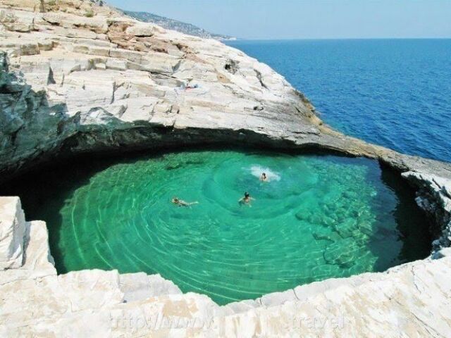 para uma piscina natural