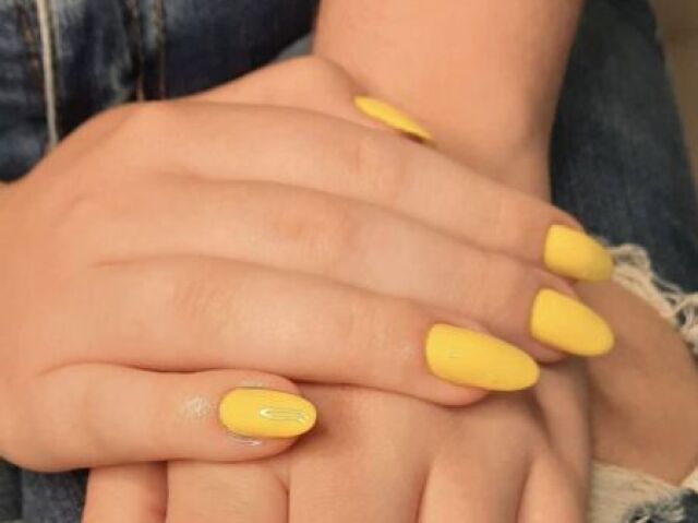 UNHAS AMARELAS! <33