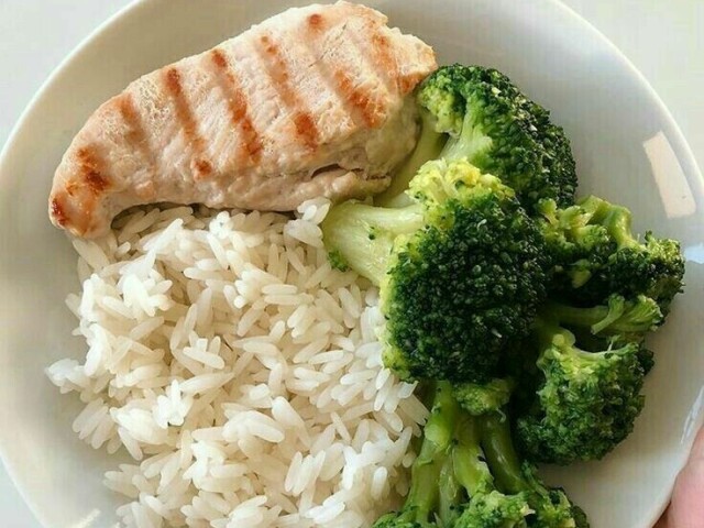Arroz,frango e brĂłcolis