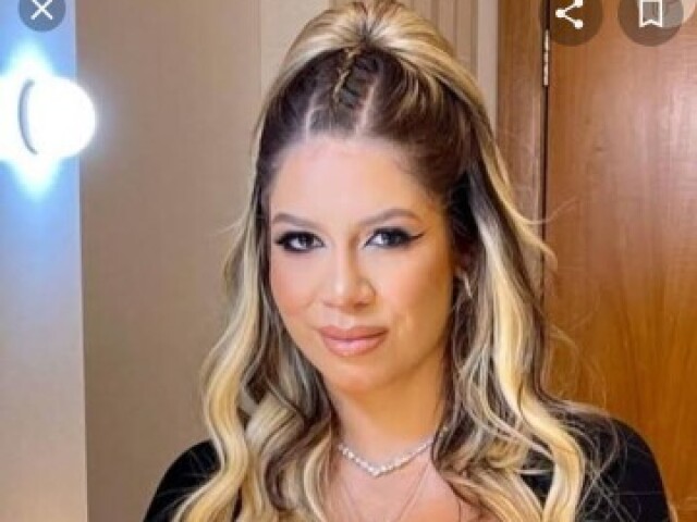 Marília Mendonça
(Marcou o brasil)