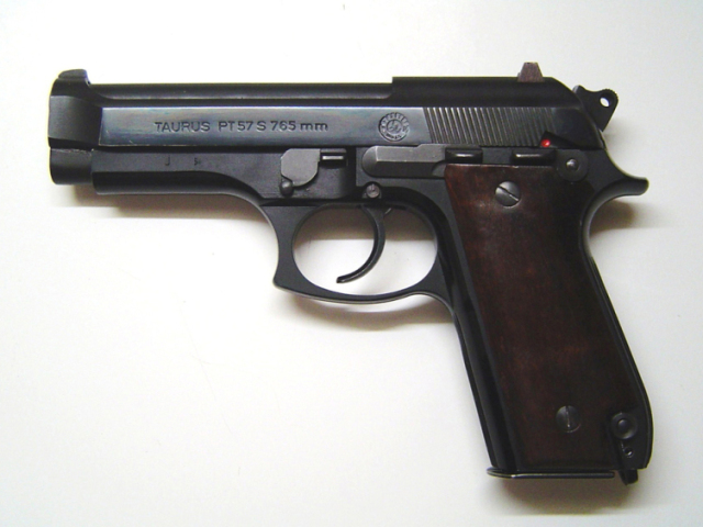 Pistola taurus PT-57